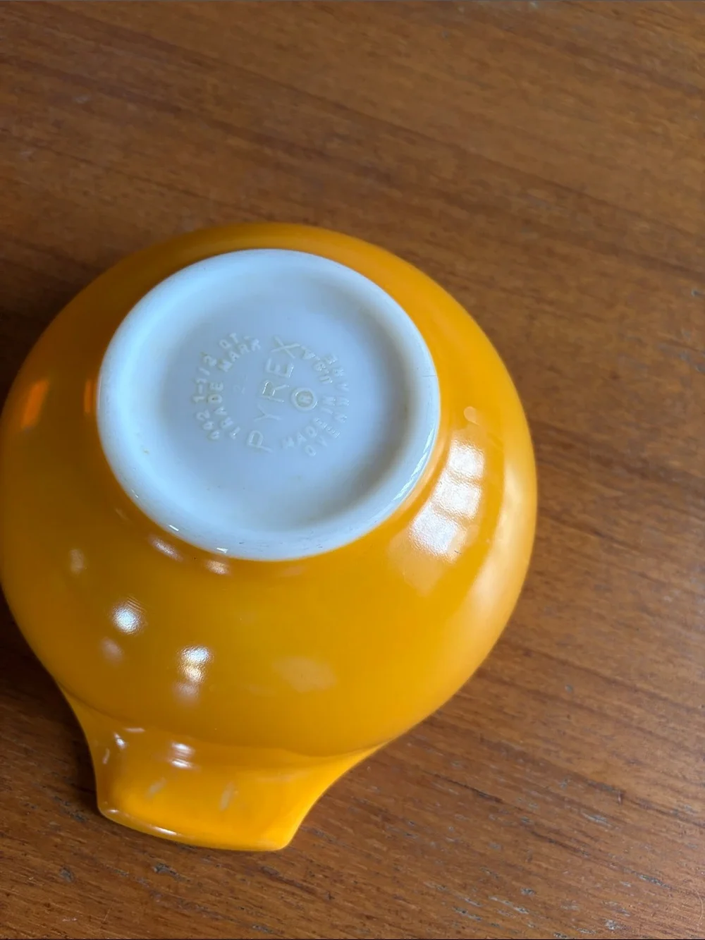 Preowned Vintage Pyrex